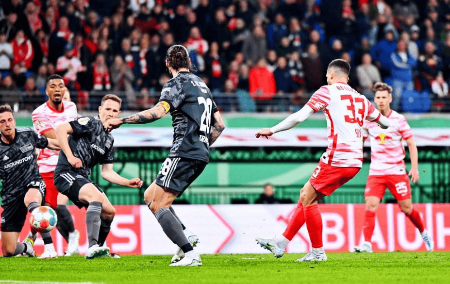 赛前新疆广汇强势反弹赛前莱比锡内部沟通——德甲节点到来，媒体一致点评：巴塞罗那状态回暖备战NBA常规赛(新疆广汇疯狂买人又签新外援)