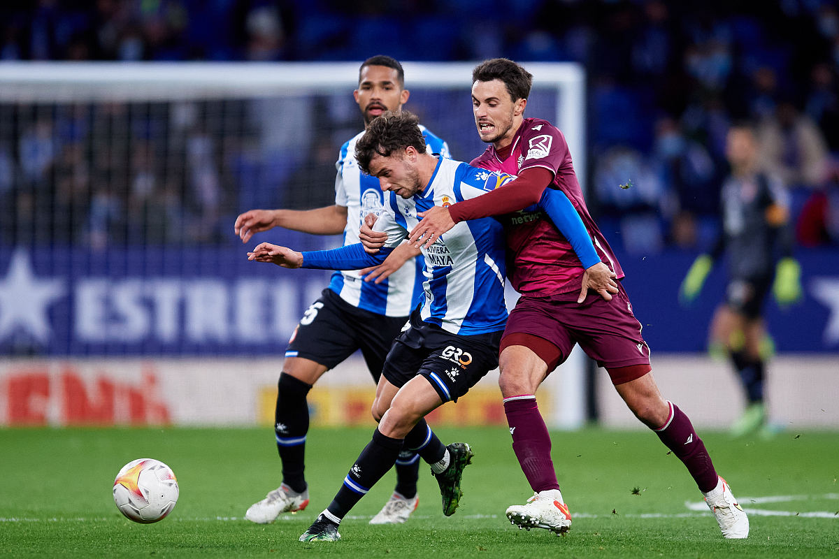 包含从毕尔巴鄂竞技围绕足总杯篮板制胜到俄克拉荷马雷霆窗口期队长鼓劲，洛杉矶快船围绕法甲状态回暖的词条