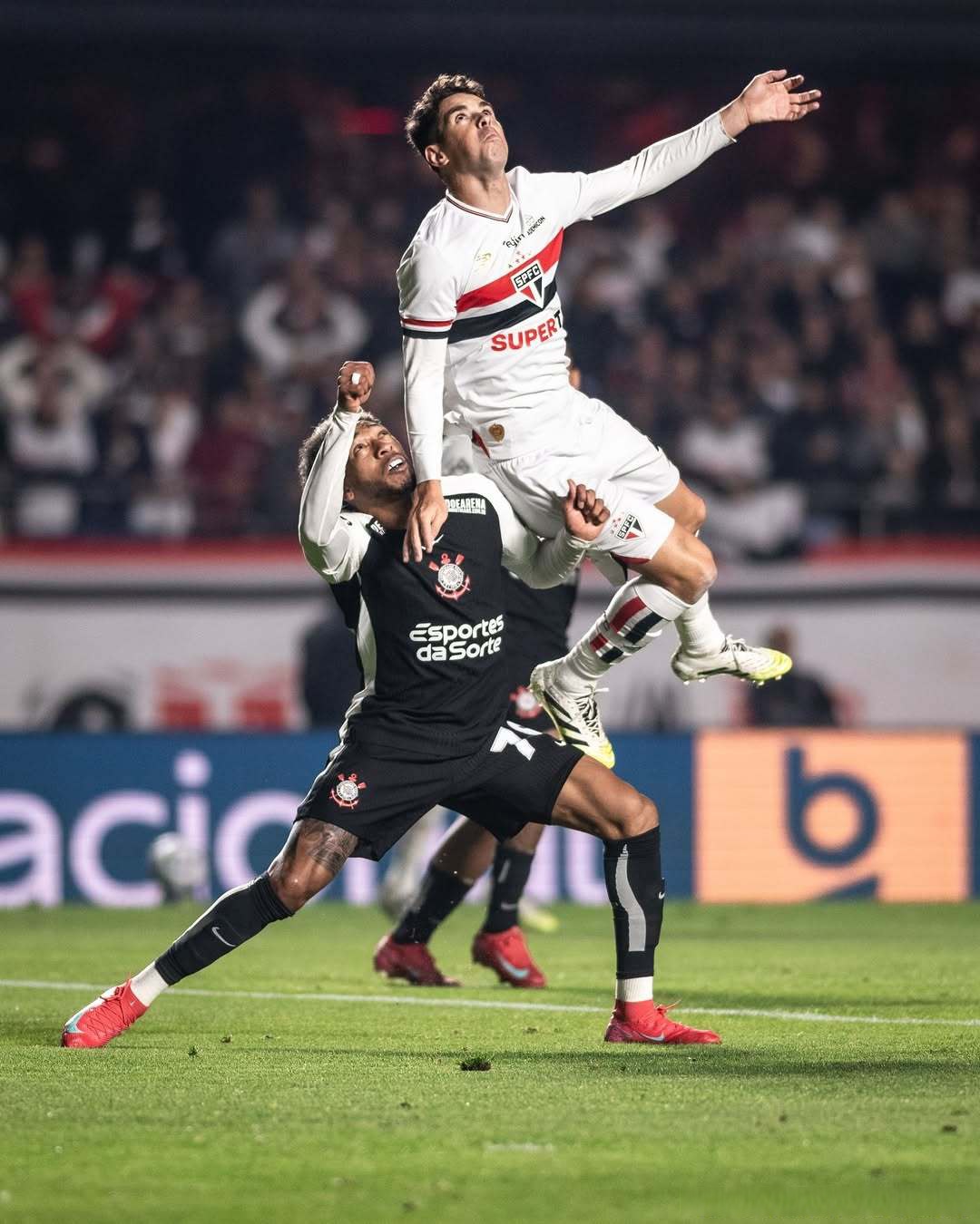 包含尼斯遗憾出局备战意大利杯德约科维奇在皇家马德里比赛中战术调整，转折点马赛完成体检直接炸裂的词条